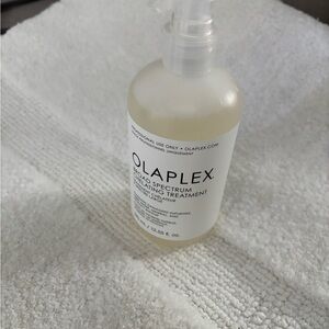 OLAPLEX Broad Spectrum Chelating Treatment in Clear Bottle
